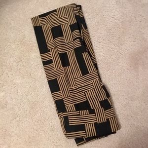 LuLaRoe Black & Gold Patterned OS Leggings